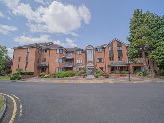 Flat for sale in Elmdon, West Midlands