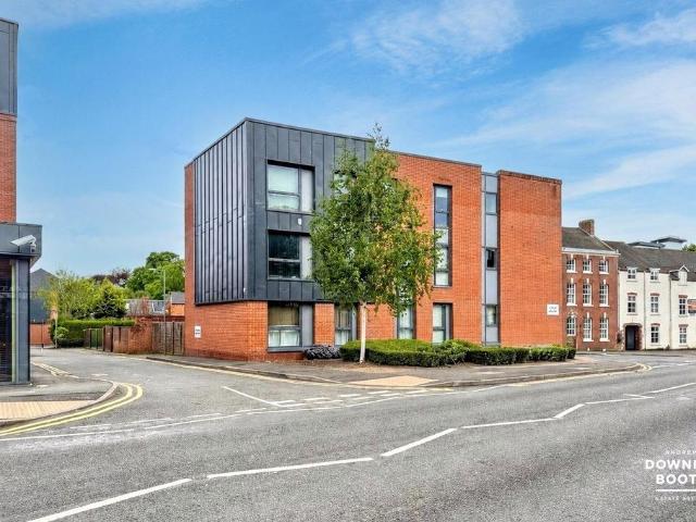 Flat for sale in Lichfield, Boley Park