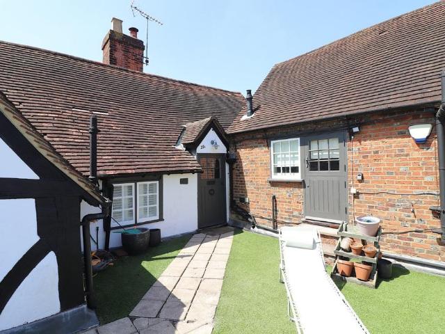 Flat for sale in Old Town, Shephall