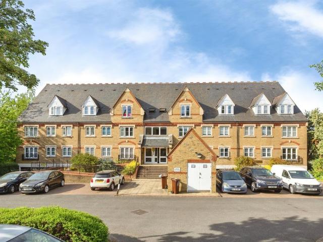 Flat for sale in North Watford