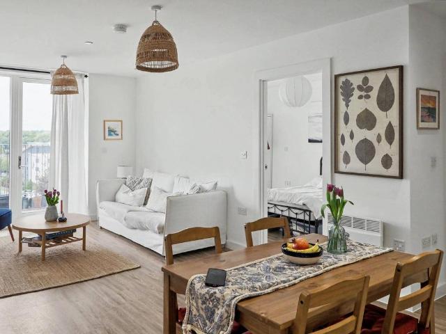 Flat for sale in Brompton, Gillingham