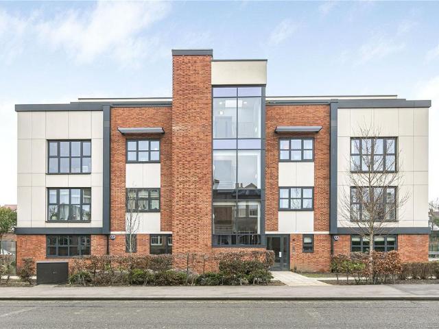 Flat for sale in Hatfield, Fretherne