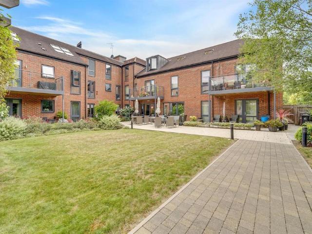 Flat for sale in Epping, Essex