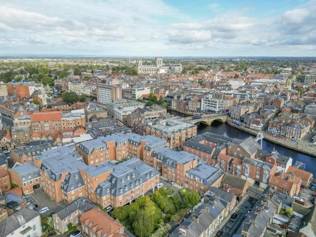 Flat for sale in High Field, York