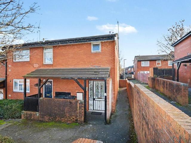 Flat for sale in Holbeck, Beeston Hill