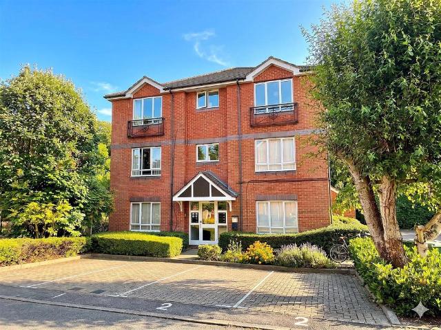 Flat for sale in Whiteley, Hampshire