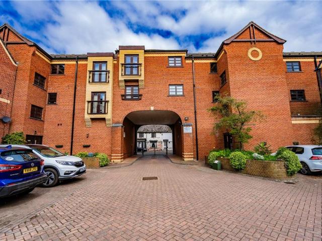 Flat for sale in Wellow, Grimsby