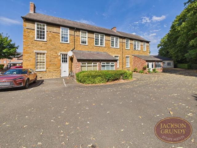 Flat for sale in Southbrook, Daventry