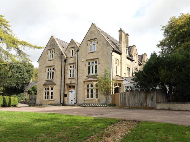 Flat for sale in Fossebridge, Gloucestershire