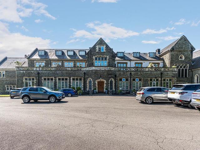 Flat for sale in Brynsadler, Wales