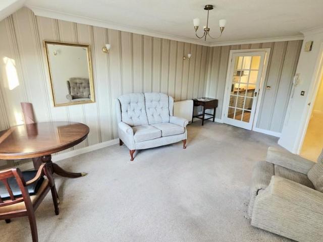 Flat for sale in Brackley, Northamptonshire