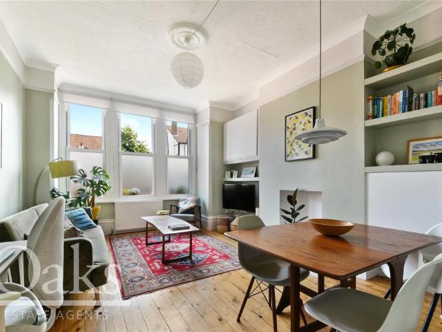 Flat for sale in London Borough of Croydon, South Norwood