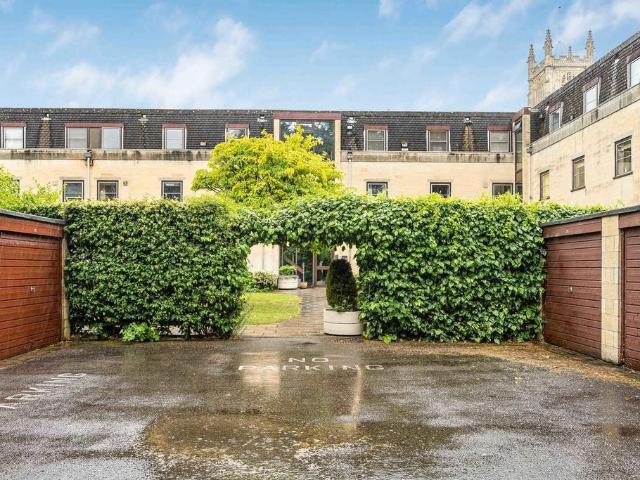 Flat for sale in Chesterton, Fossebridge