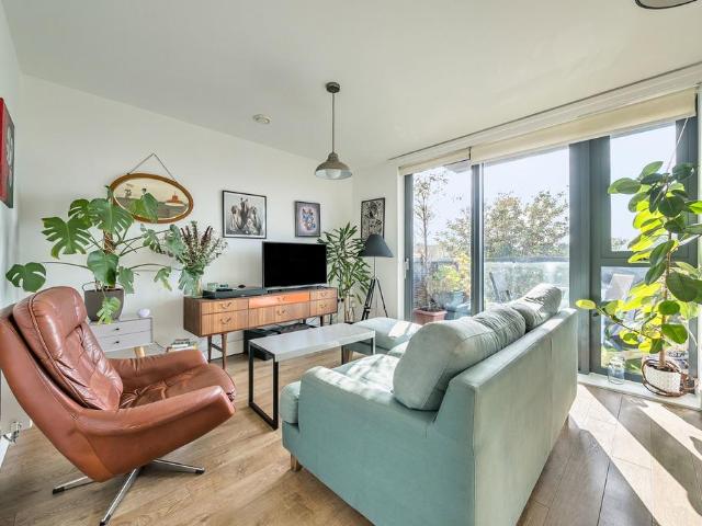 Flat for sale in Ocean Estate, Stepney