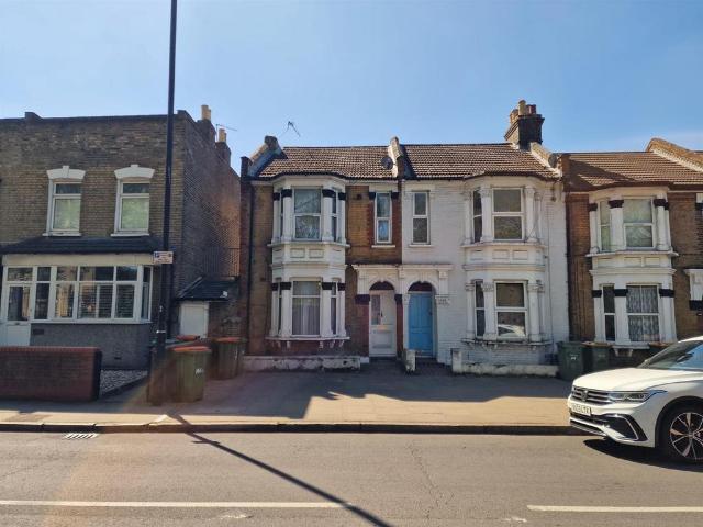 Flat for sale in West Ham, Greater London