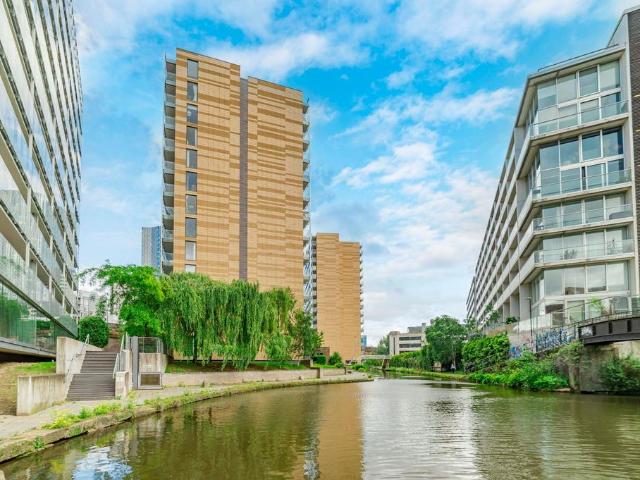 Flat for sale in Hulme, Georgia