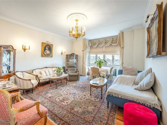 Flat for sale in St. John's Wood, Greater London