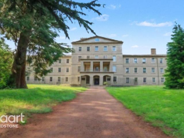 Flat for sale in Midway, Kent