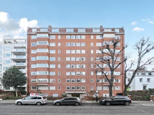 Flat for sale in Kensington, Greater London