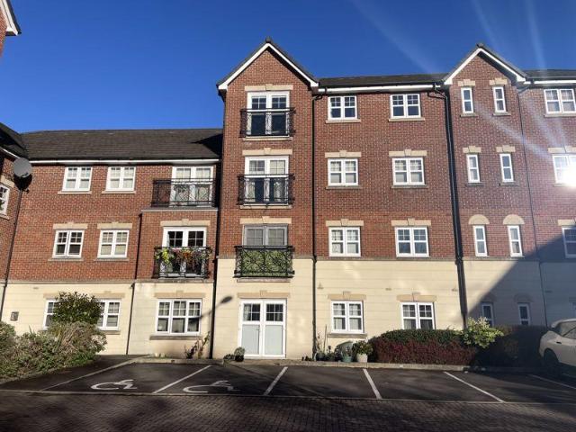 Flat for sale in Bank Top, Lee Bank