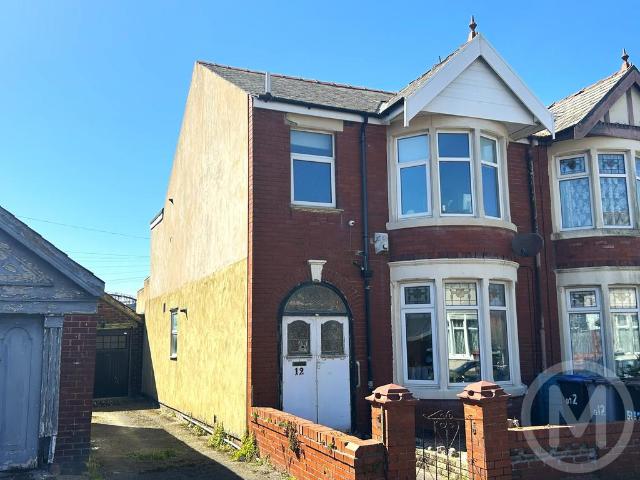 Flat for sale in Blackpool