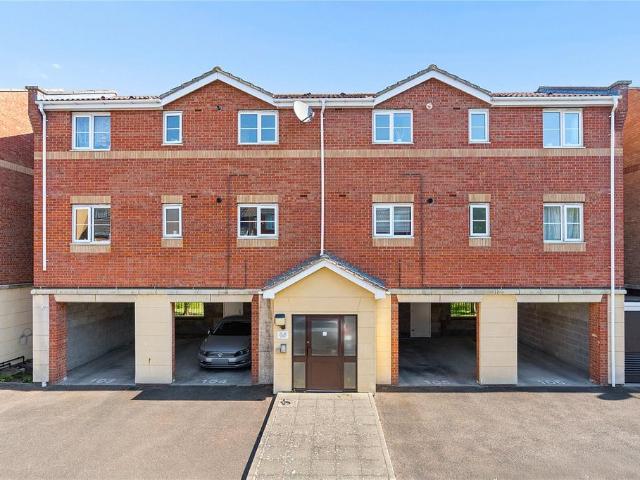 Flat for sale in Hamerton, Kent