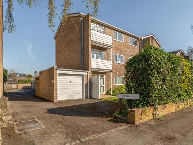 Flat for sale in Sunnymead, The Slade