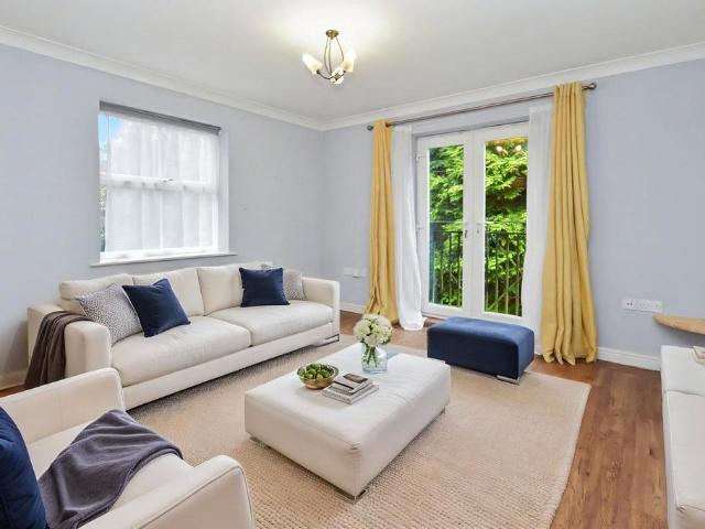 Flat for sale in Meanwood, West Yorkshire