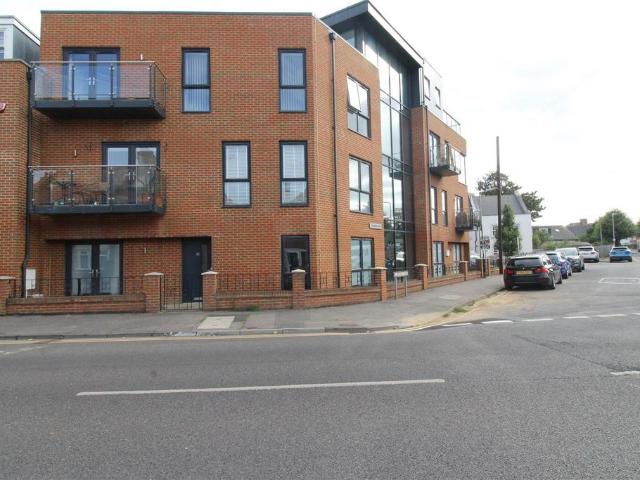 Flat for sale in Oxenden, The Bridge