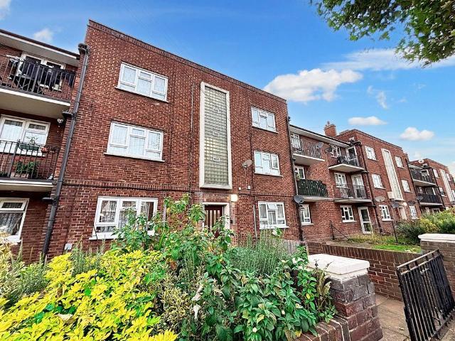 Flat for sale in Little Ilford, Isle Of Man