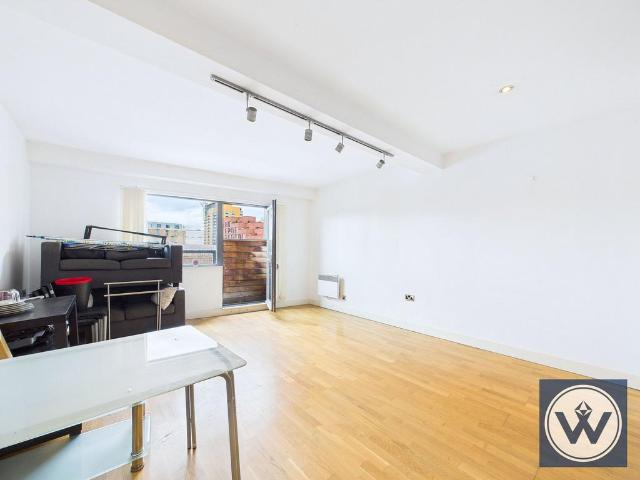 Flat for sale in Georgia, Greater Manchester
