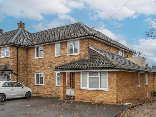Flat for sale in Hutton, Navestock Side