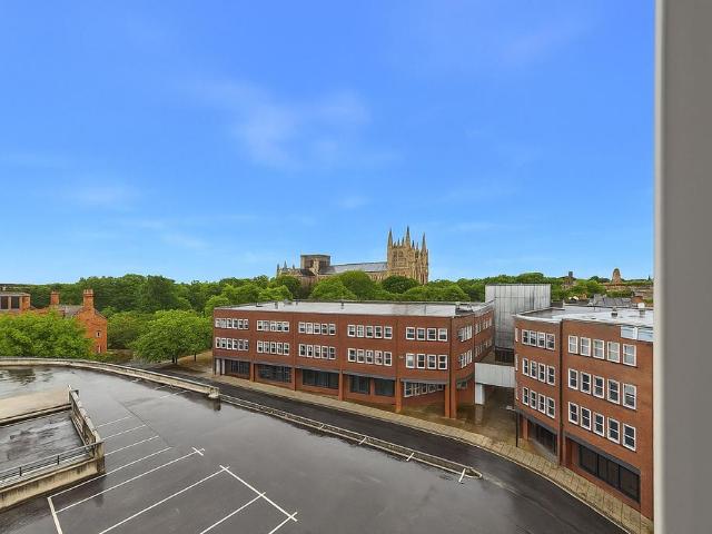 Flat for sale in Eastgate, Peterborough
