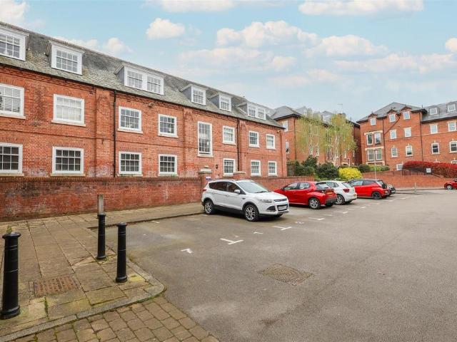 Flat for sale in Ripon, North Yorkshire