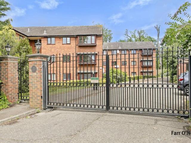 Flat for sale in Epping, Essex