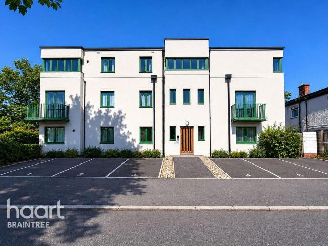 Flat for sale in Bocking, Chipping Hill
