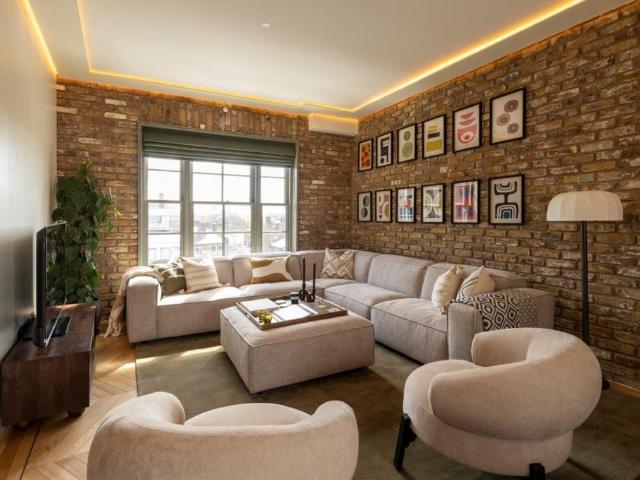 Flat for sale in Chalk Farm, Greater London