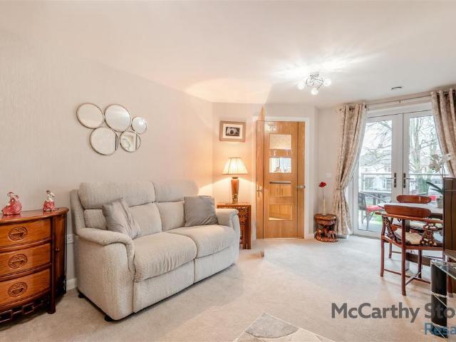 Flat for sale in Weelsby, Cleethorpes