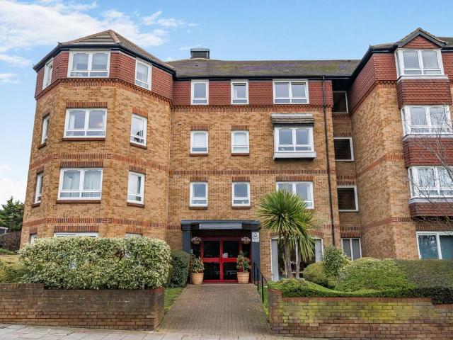 Flat for sale in North Cray, Frognal