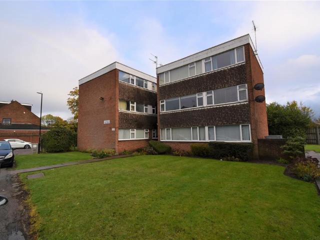 Flat for sale in Tollbar End, West Midlands