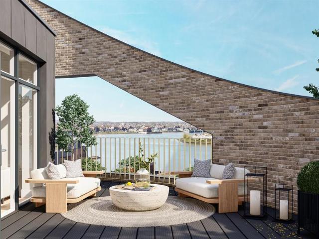 Flat for sale in Luton, Chatham