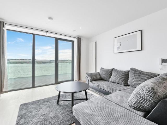 Flat for sale in Silvertown, Greater London