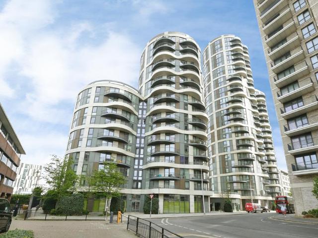 Flat for sale in Greater London