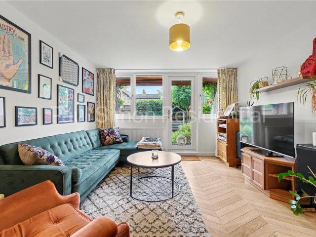 Flat for sale in Greater London