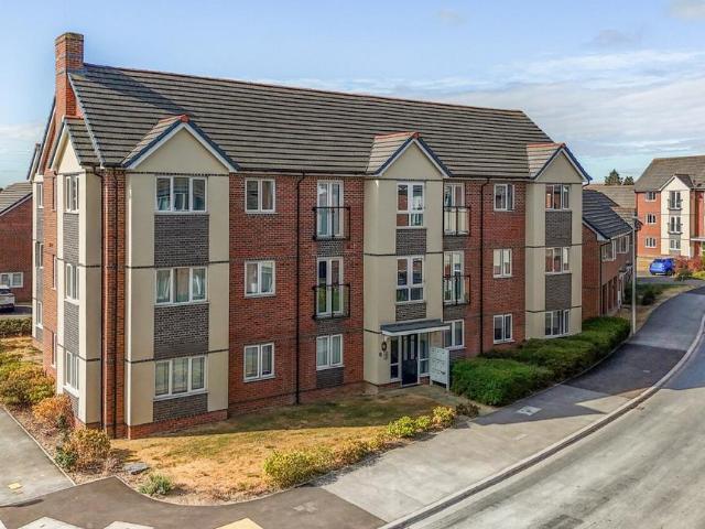 Flat for sale in Shinfield, Spencers Wood