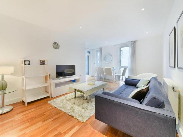 Flat for sale in Greenwich Town Centre, Greater London