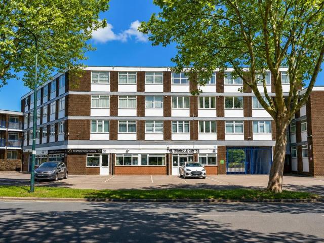 Flat for sale in Kingswood, Hull
