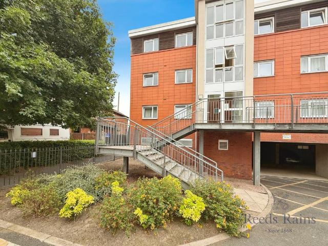 Flat for sale in Selby