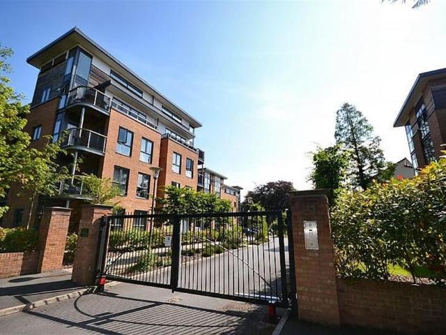 Flat for sale in Georgia, Greater Manchester