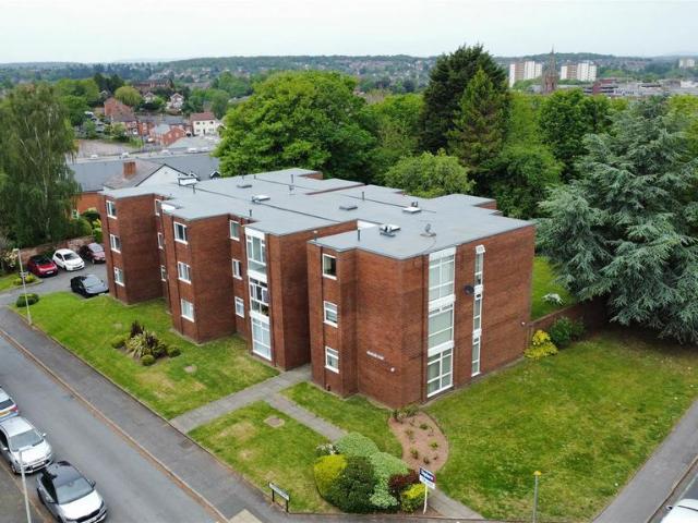 Flat for sale in Stourbridge, West Midlands